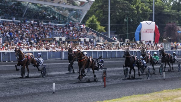Jabalpur vann Prix Réne Balliére 2025 före Go On Boy.