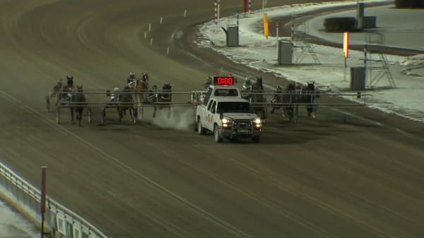 Stella Pona spurtar till seger