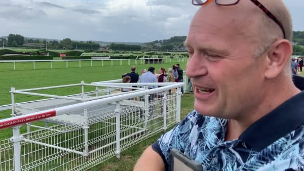 Travronden hängde med Tomas Malmqvist på grästrav i Deauville