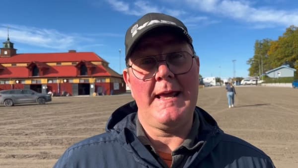 Roger Nilsson säljer en duo på Solvalla Criterium Sale