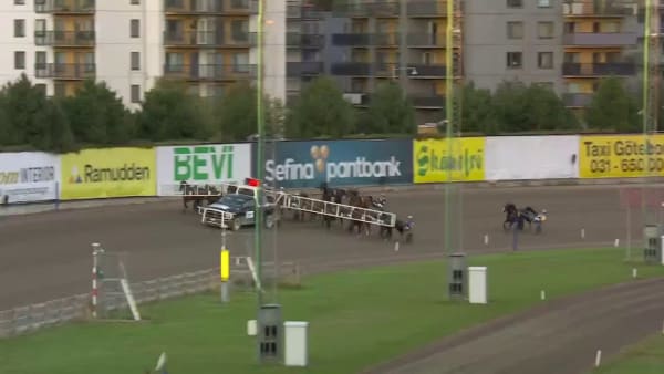 Se när Francesco Zet travade nytt världsrekord i SM.