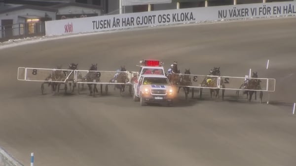 Marc Elias trots fladdrande vojlock