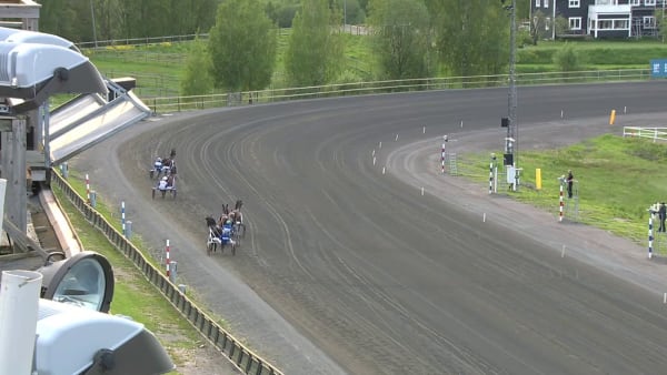 Bullet The Bluesky tvåa på Bergsåker