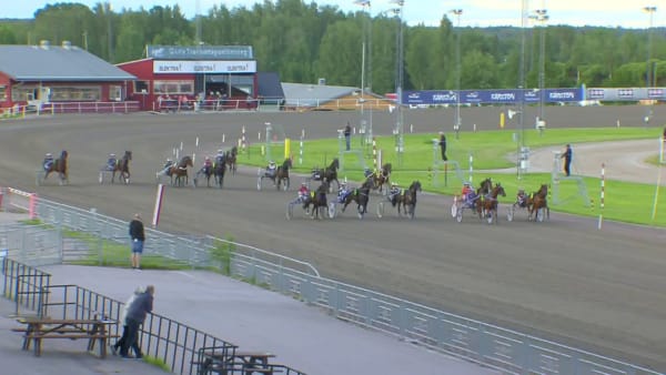 Västerbo Grosbois vinner på nytt banrekord