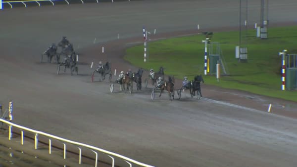 Emelie E. rundar till seger