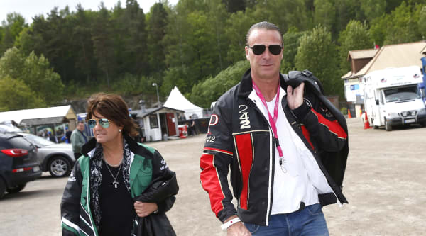 Kee Marcello och Patrik Sjöberg blev så intresserade att de tog körlicens.